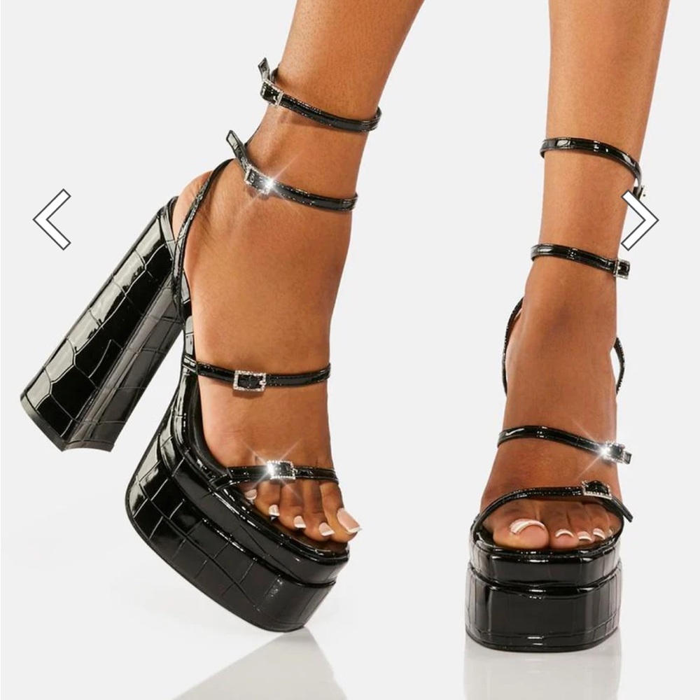 SIMMI Mavia Platform Heels